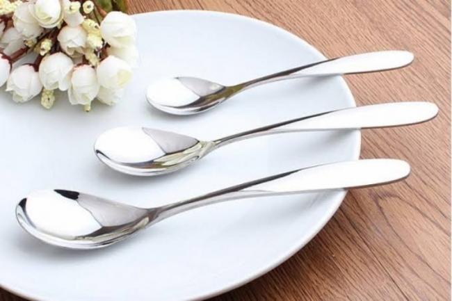 Studi: Virus Corona Bisa Bertahan di Alat Makan Stainless dan Plastik