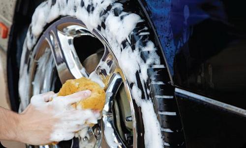 Alasan Tak Mencuci Velg Kendaraan Dengan Deterjen 