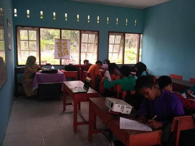 SMP di Lingga Ini Hanya Punya Dua Ruang Belajar