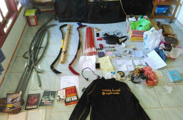 Penampakan Barang Bukti Penangkapan Terduga Teroris di Sagulung Batam