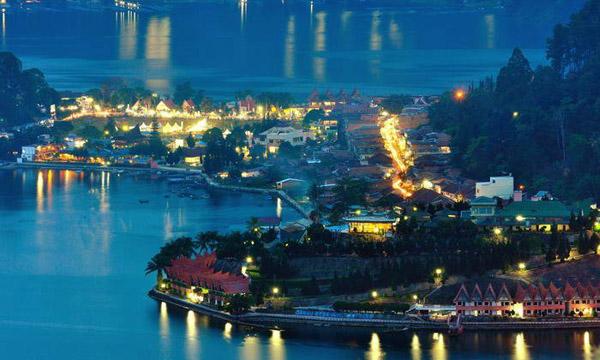 Tujuan Wisata Kelas Dunia, Jokowi Bentuk Badan Otorita Danau Toba