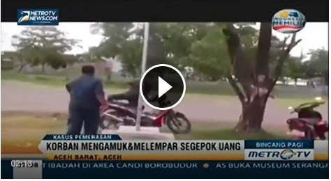 [VIDEO] Muak Diperas, Kontraktor Lempar Segepok Uang ke Muka Kepala Syahbandar