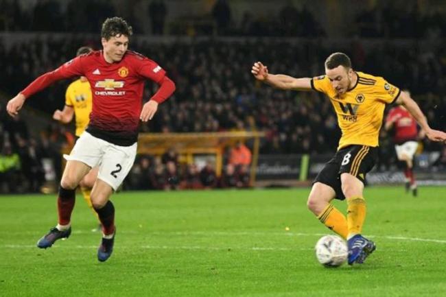 MU Tersungkur di Kandang Wolverhampton Lewat Gol Smalling 