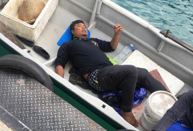 Nelayan Batam yang Diduga Ditabrak Kapal Polisi Singapura Jalani Operasi