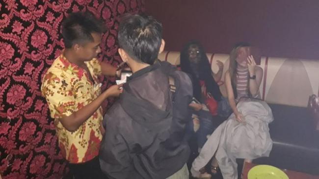 Penampakan Pemandu Lagu Horor, Begini Kata Paranormal