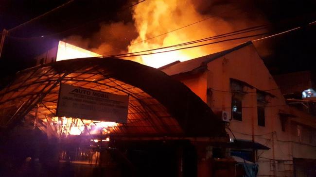 Breaking News! Pasar Malam Karimun Terbakar