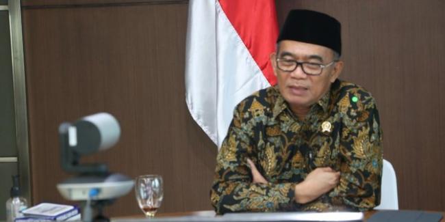 Menko PMK Bantah UU Cipta Kerja akan Menganakemaskan Pengusaha Besar
