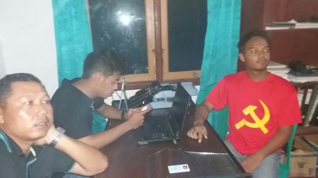 TERUNGKAP: Ini Sumber Kaos Palu Arit yang Digunakan Seorang Warga Karimun