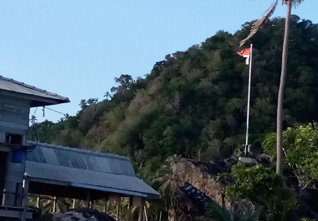 Bendera Merah Putih di Pulau Terdepan Tercabik-cabik