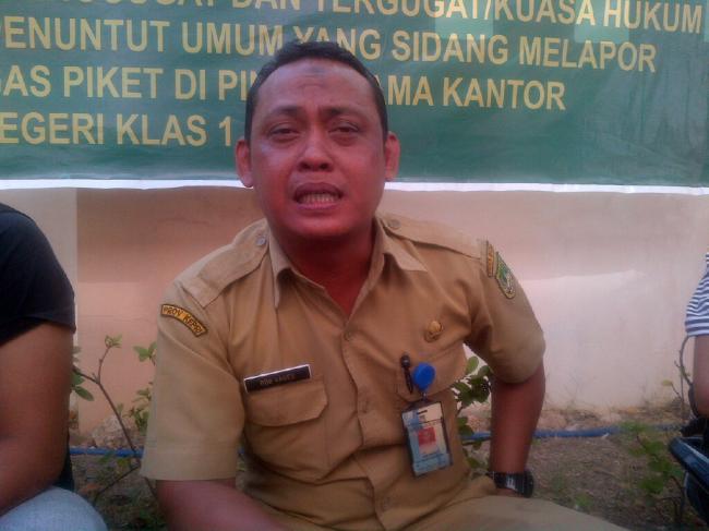 Ayah Dian Milenia Bergetar Tahan Emosi Usai Mendengar Eksepsi Wardiaman