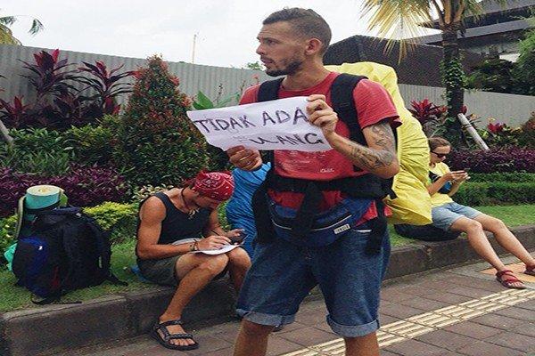 Imigrasi Bali: Bule Pura-pura Gembel Bakal Kita Kirim ke Kedutaannya