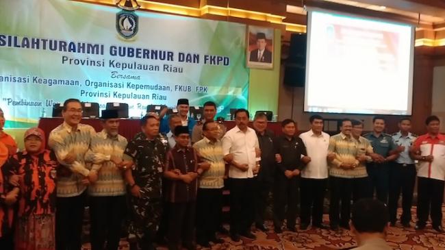 Ketika Kepala BIN Kepri Bercerita Dahsyatnya Media Sosial di Hadapan Gubernur