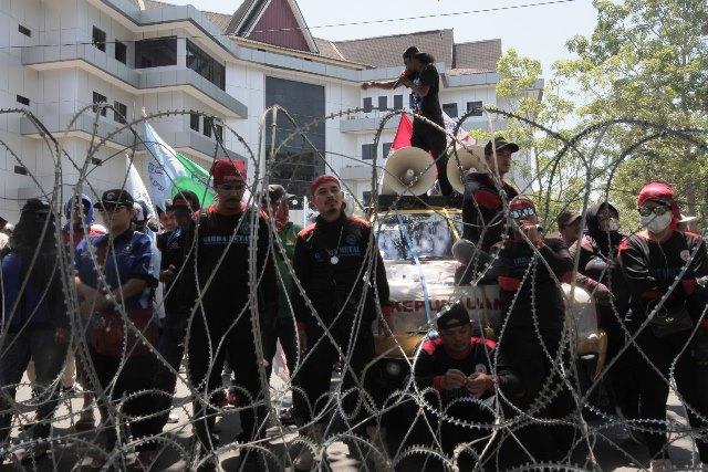 Buruh Batam Tagih Janji Nurdin Sahkan UMSK