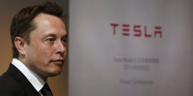 Elon Musk Diungkap Sang Ibu Sudah Jenius Sejak Balita