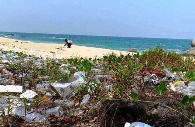 Sampah Kotori Pantai Malang Rapat Bikin Kesal Pelaku Usaha Pariwisata