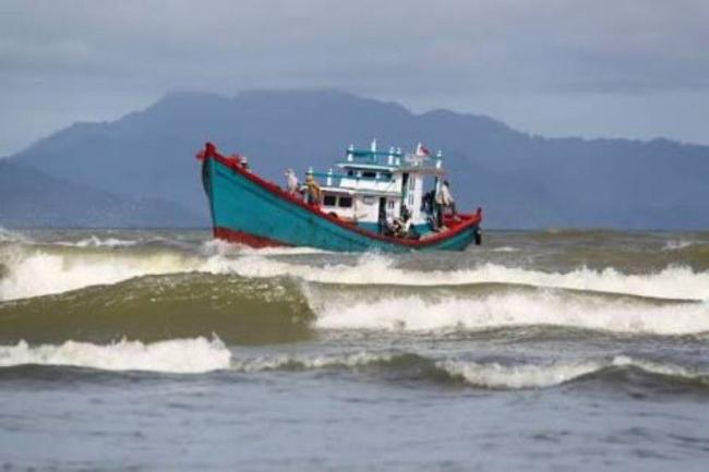 Cuaca Ekstrem, Kapal Antar Pulau di Karimun Tunda Keberangkatan