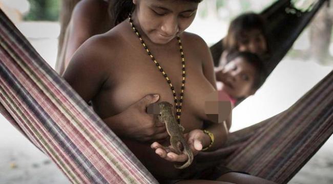 Gambaran Peradaban Suku Awa yang Nyaris Punah