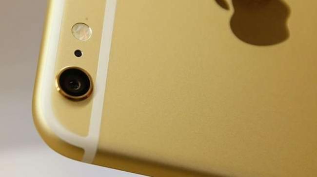  Tahukah Anda Fungsi Lubang Kecil di Dekat Kamera iPhone?