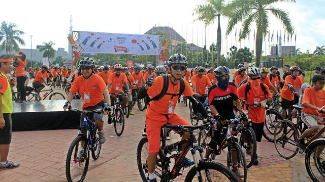 Ribuan Peserta Sepeda Santai Meriahkan Harris Day 2016 di Engku Putri