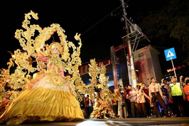 Gemerlap International Semarang Night Carnival yang Memesona