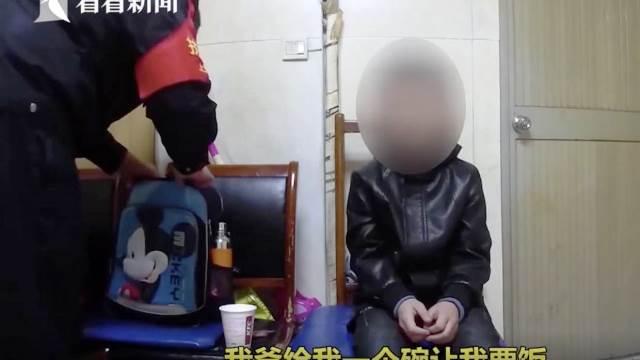 Tak Kerjakan PR, Bocah Ini Dihukum Mengemis di Stasiun