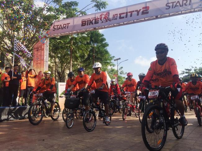 Ribuan Pesepeda Ramaikan Orchard Parks Bike in The City
