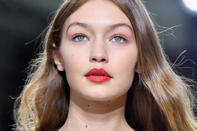 Supermodel Gigi Hadid Hujat Jurnalis Terkait Teror New York