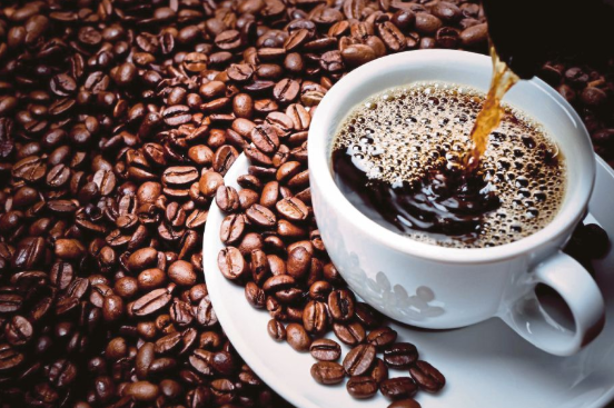Mengapa Menyeduh Kopi Harus dengan Air Panas? Ini Alasannya