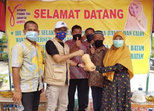 Suryani Lantik Pengurus Gempita Batam