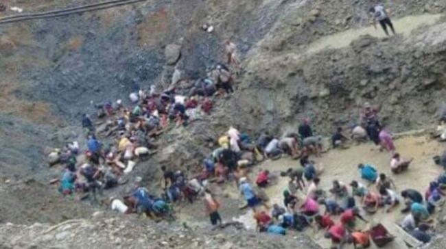 Tanah Menghisap Saat Evakuasi Puluhan Penambang Emas di Parigi Moutong