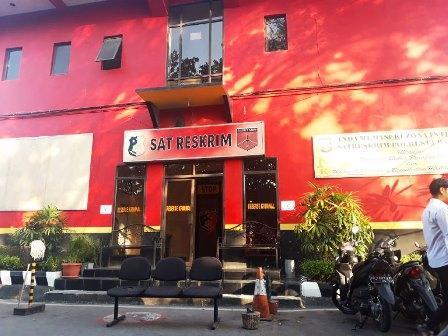 Kabiro Umum Kepri Martin Maromon Antar Map Coklat di Sela Pemeriksaan KPK