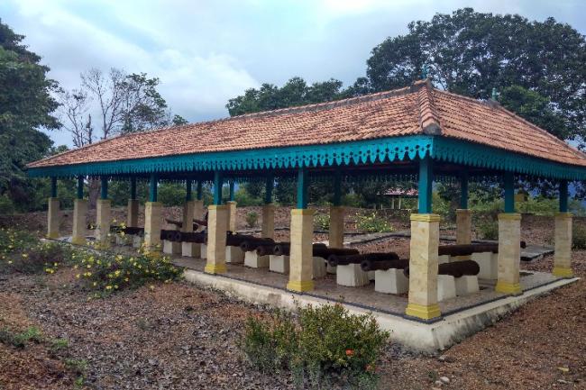 Benteng Bukit Cening, Bukti Sejarah Pertahanan Kerajaan Riau-Lingga
