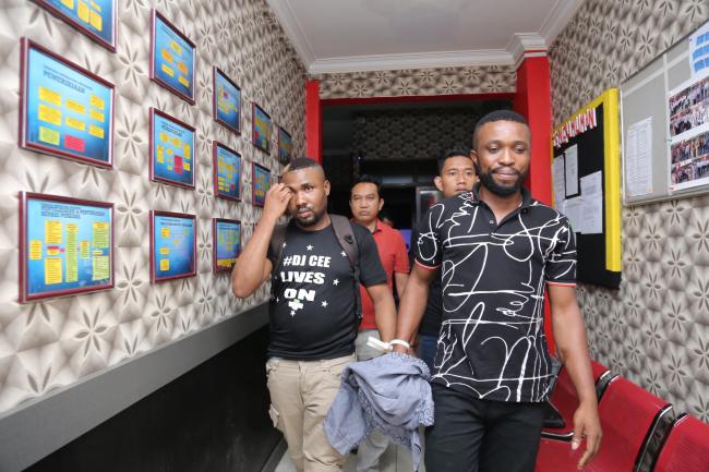 Warga Nigeria Tersangka Penipuan Online Diringkus Polresta Barelang