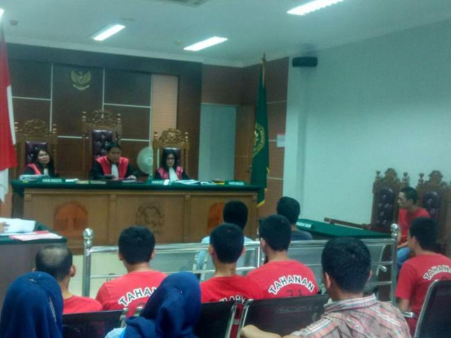 Albawaid Tertangkap Saat Kenakan Baju Distro Curian