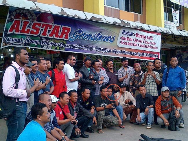 Bocah 11 Tahun Ikut jadi Penghobi Batu Akik