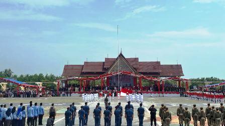 Ramai Warga Saksikan Peringatan Kemerdekaan di Coastal Area