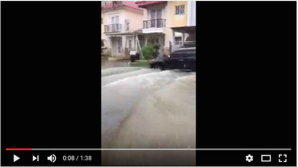 Video Detik-detik Banjir Terjang Cluster Victoria DutaMas
