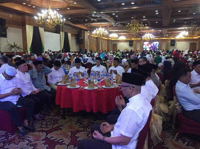 Anindya Bakrie Ikut Buka Puasa Bersama Kadin di Planet Holiday