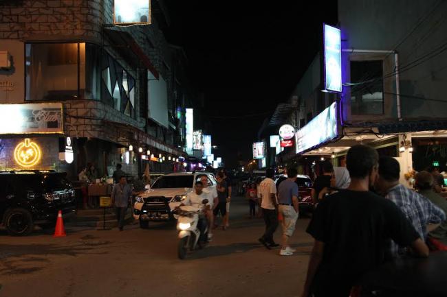 Nagoya Kembali Menyala; Wanita Malam Juga Perlu Makan, Bang!