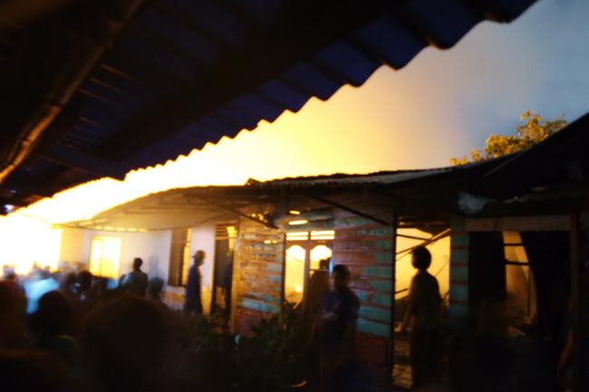Angin Kencang, Kebakaran Merembet ke Puluhan Rumah di Medan