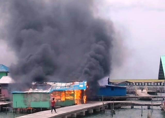 Kebakaran di Pelantar Teluk Keriting Tanjungpinang Ludeskan Satu Rumah