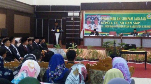 Bupati Aunur Rafiq Lantik 32 Kepala Sekolah, Ini Pesannya