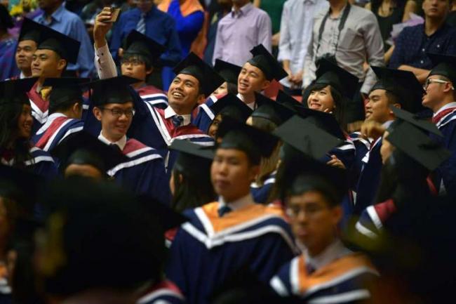 Pekerja Magang di Singapura Bergaji Rp 50 Juta per Bulan?