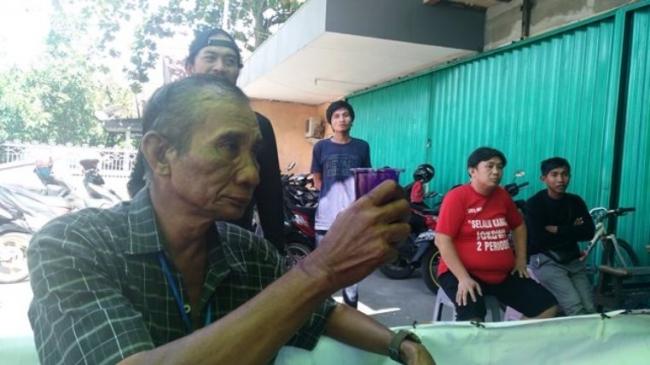 Dikira Kopi, Linmas Ini Nyaris Keracunan Terminum Tinta di TPS 