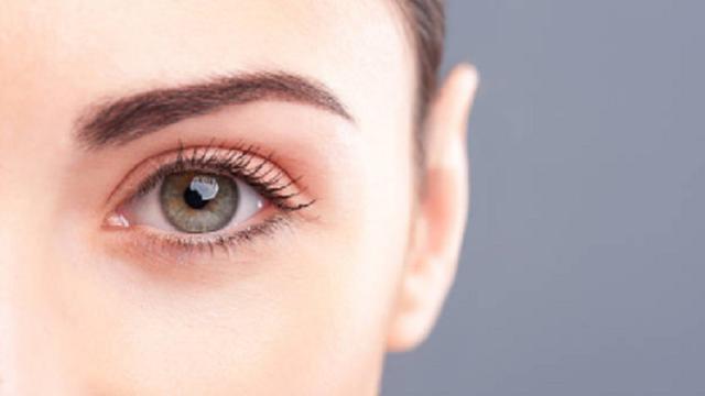 Hilangkan Mata Panda dengan Cara Natural Ini