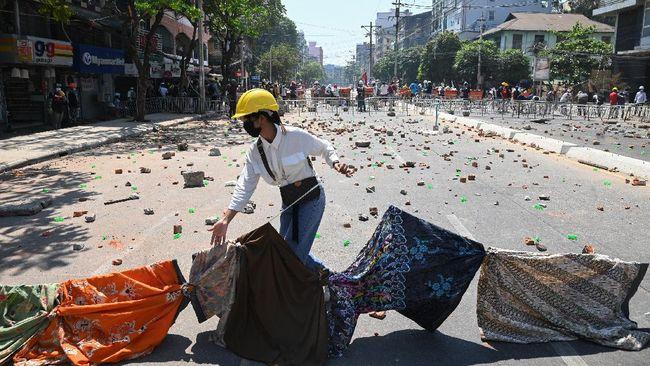 Junta Myanmar Makin Kejam, Pedemo Diancam Hukuman Mati