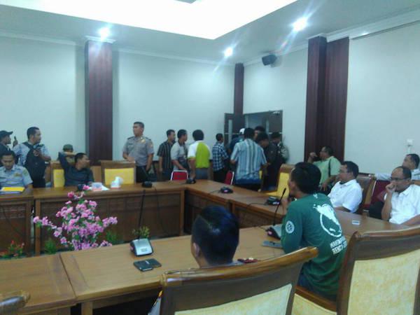 Ojek Pangkalan Walk Out Saat Rapat di DPRD Batam