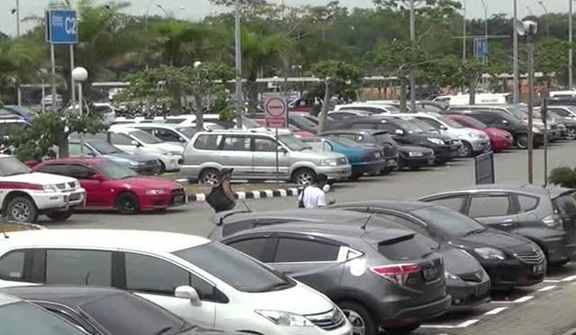 Bandara Hang Nadim Tak Pakai Perda Parkir Pemko Batam