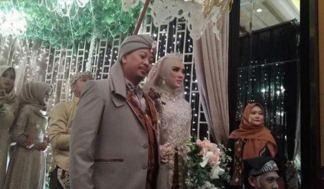 Dihadiri Keluarga Serta Teman Dekat, Opick dan Bebi Silvina Gelar Mapag Panganten