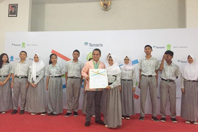 Tenaris Serahkan Beasiswa Rp 235 Juta kepada 84 Siswa dan 7 Sekolah di Batam 